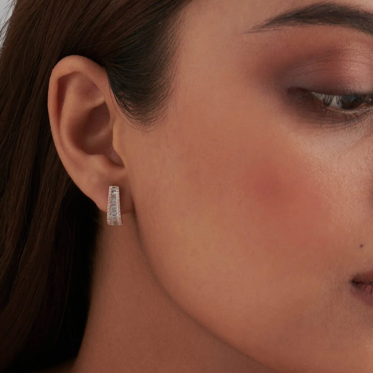 Baguette & Round Diamond Tapered Hoops Earrings - Image 3